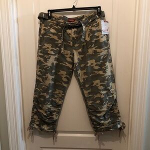 UNIONBAY Juniors Camo Capri Shorts with belt - Olive & Tan